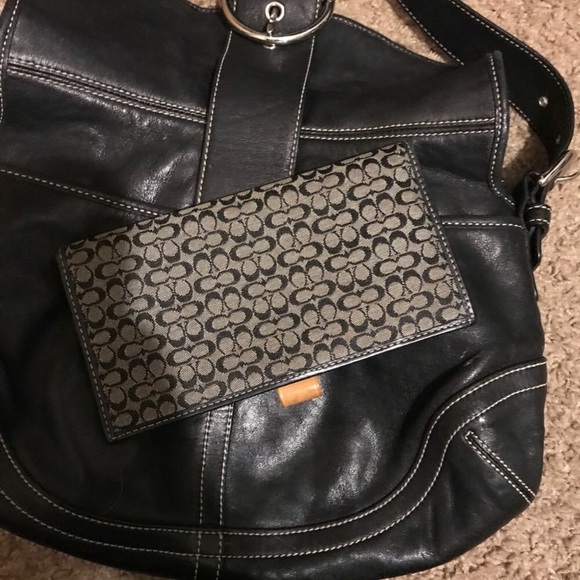 (Repost) Auth Coach Purse - Picture 2 of 8